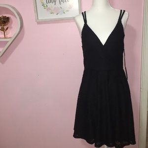 Romeo + Juliet black lace open back lace dress M